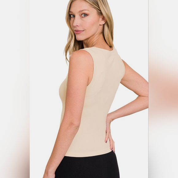 Zenana Round Neck Wide Strap Seamless Tank - Picture 3 of 4